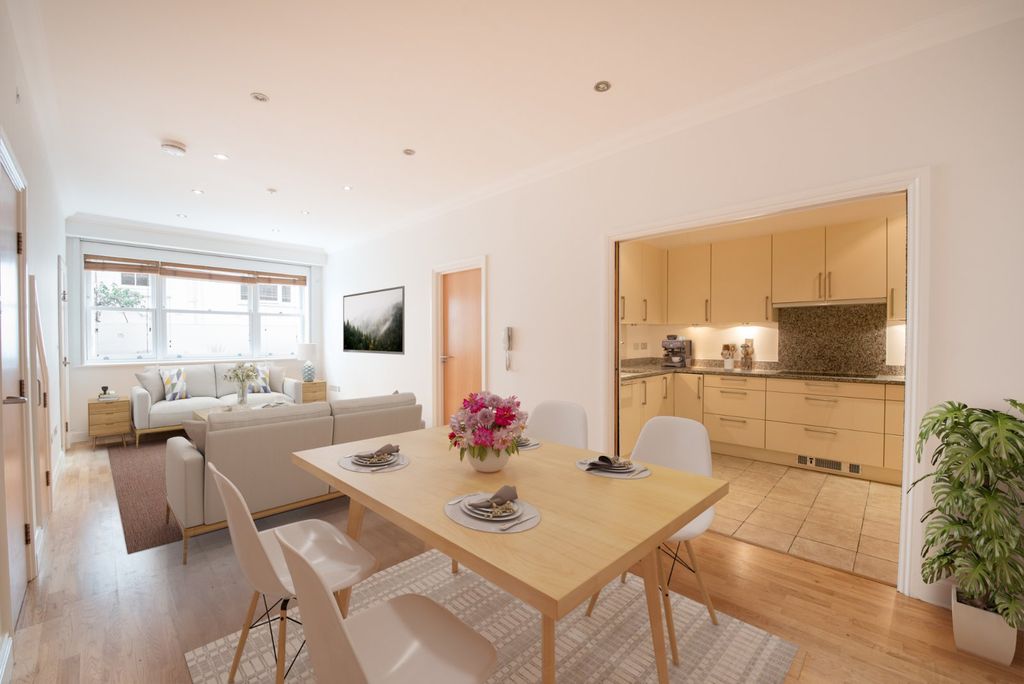 Property photo 2 of 17 Ground Floor