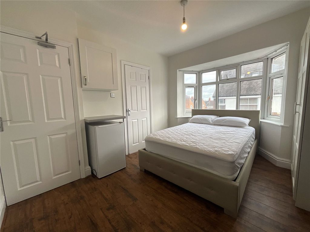 Property photo 3 of 8 Picture No. 12