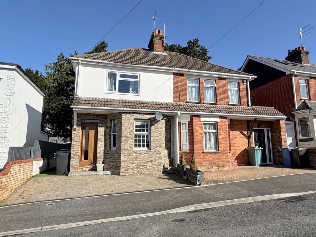 Property photo 1 of 21