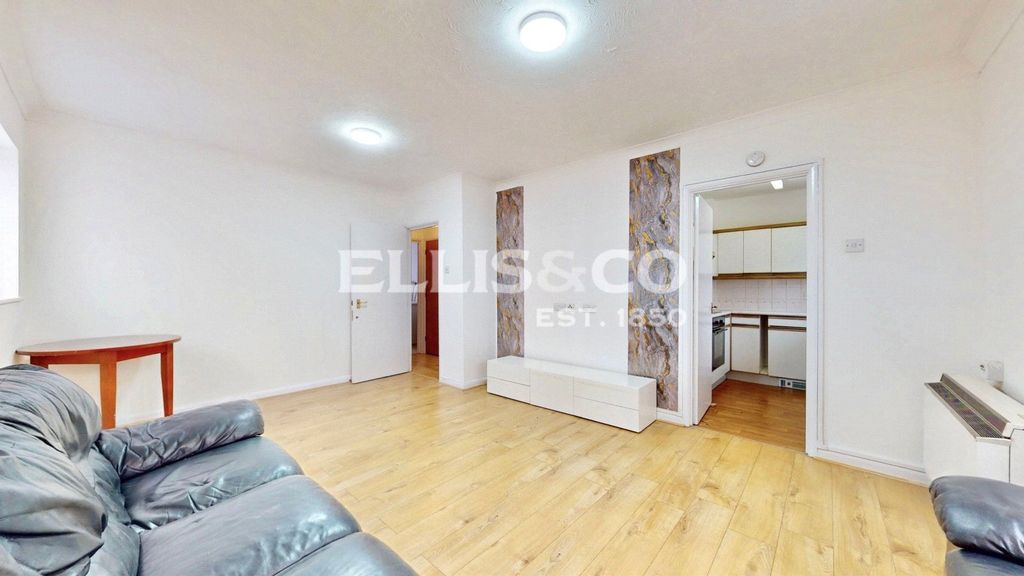 Property photo 3 of 17 Picture No. 24