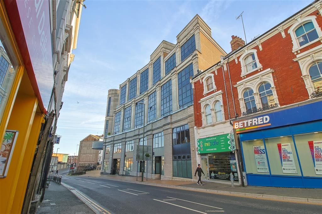 Property photo 2 of 12