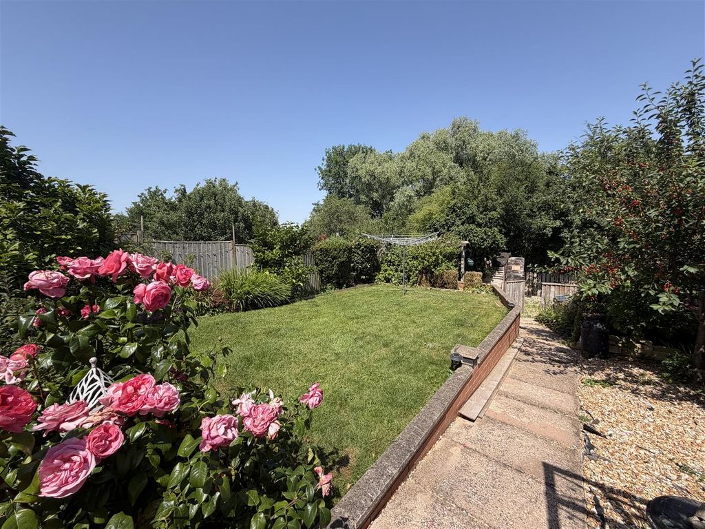 Property photo 2 of 29