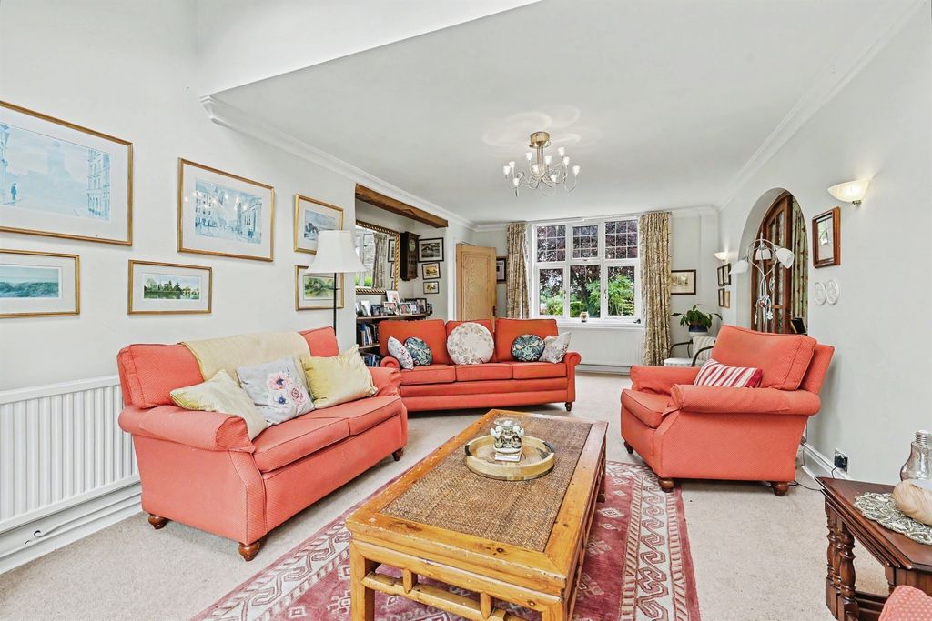 Property photo 3 of 28