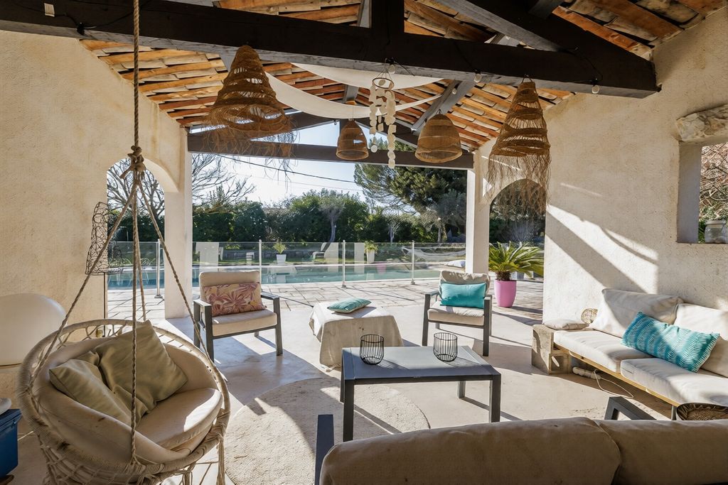 Property photo 3 of 20