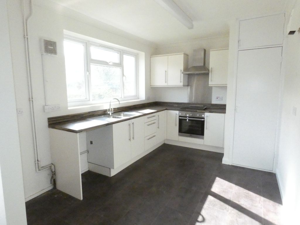 Property photo 2 of 9 Kitchen Pic 2.Jpg