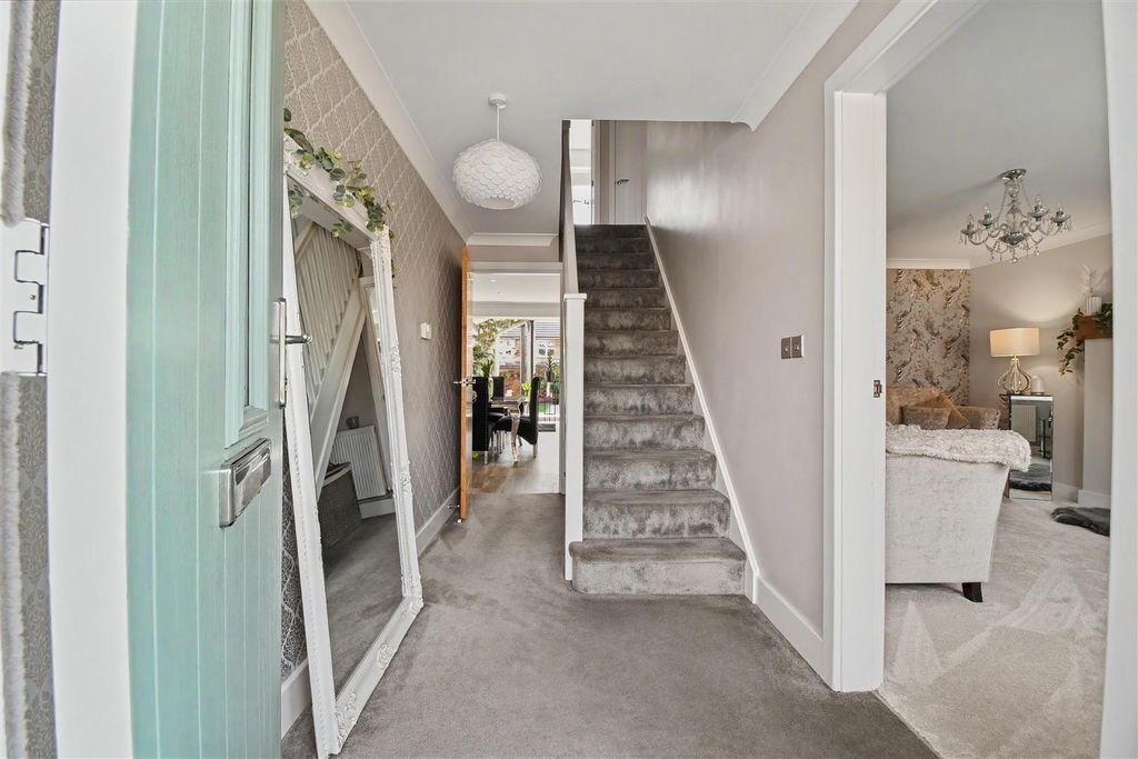 Property photo 2 of 28 Entrance Hallway