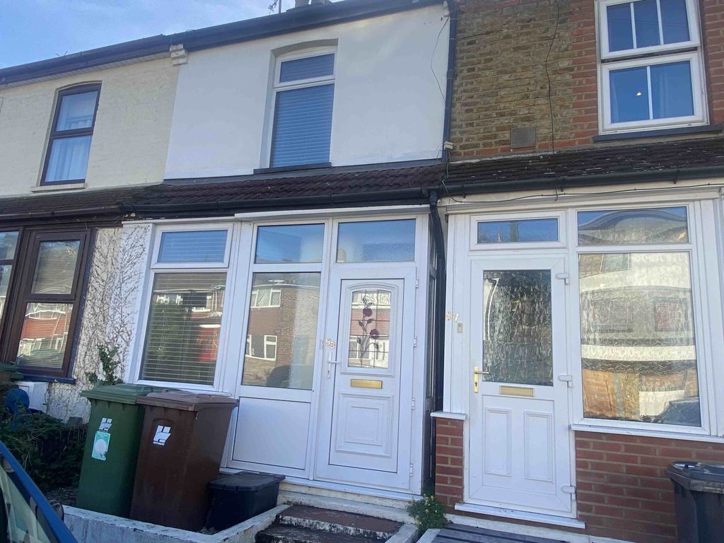 Property photo 1 of 8