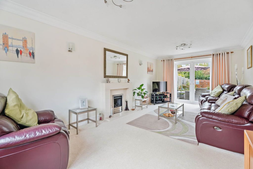 Property photo 2 of 21