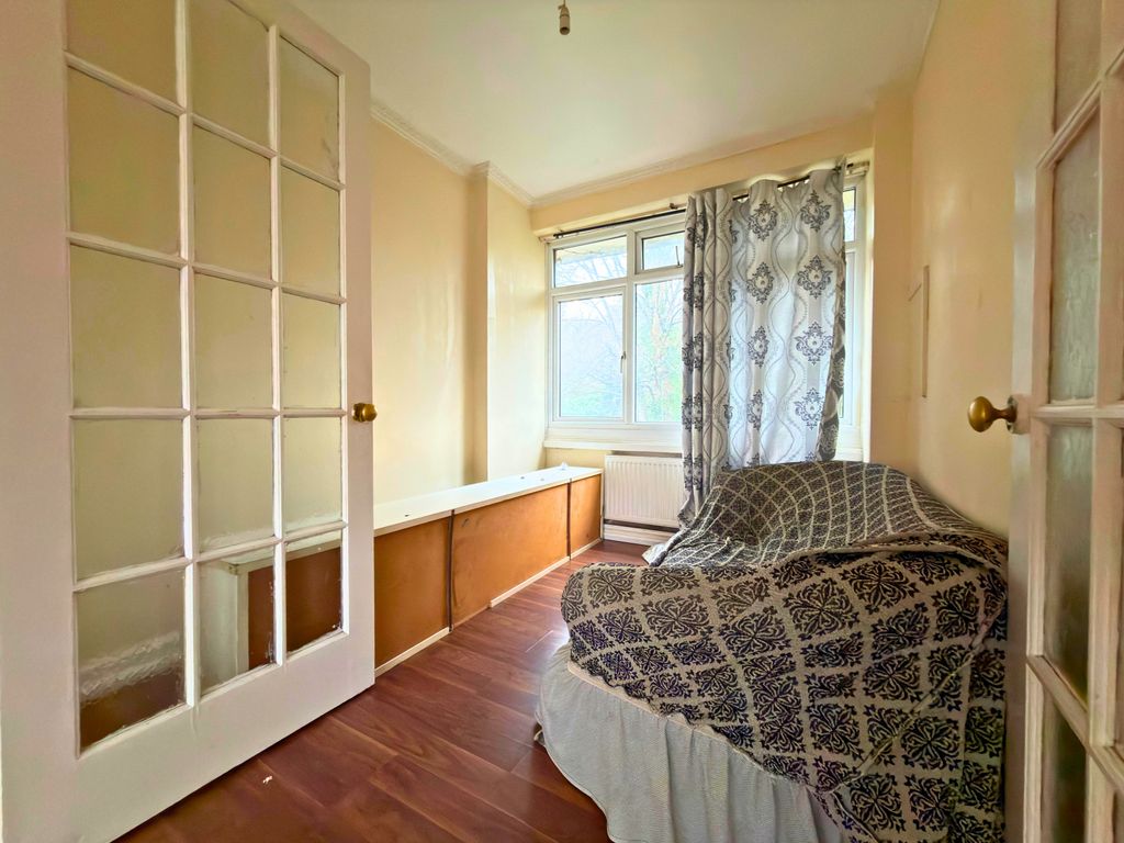 Property photo 3 of 7 Gallery