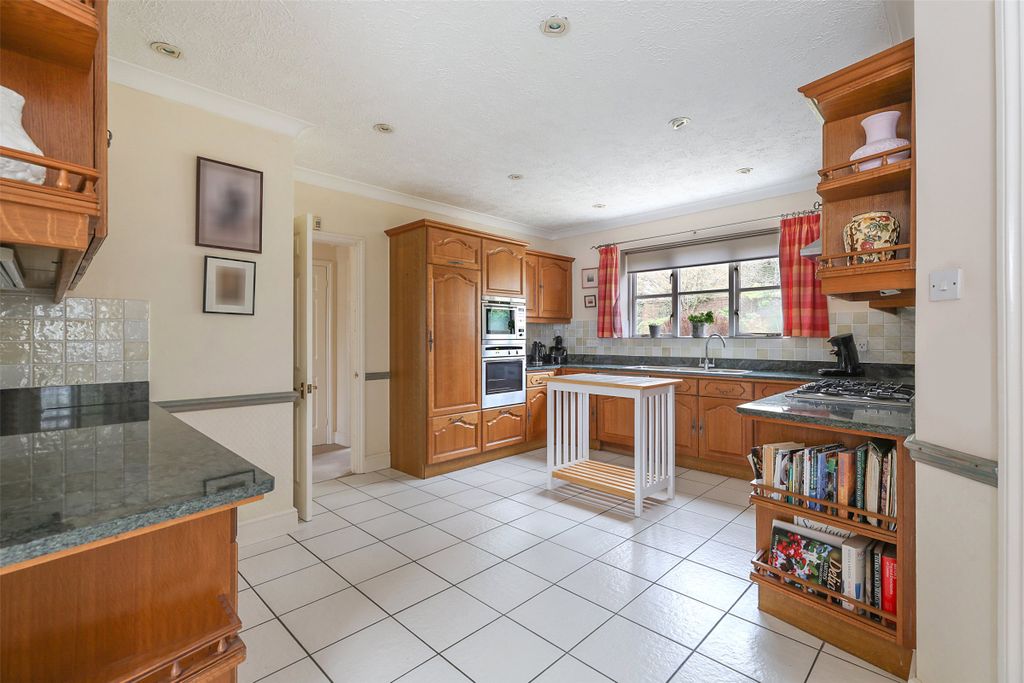 Property photo 2 of 23 Picture No. 36