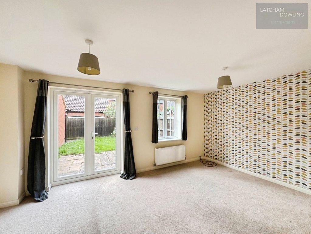 Property photo 3 of 19 Pbox-Bedroom-346133.Jpg