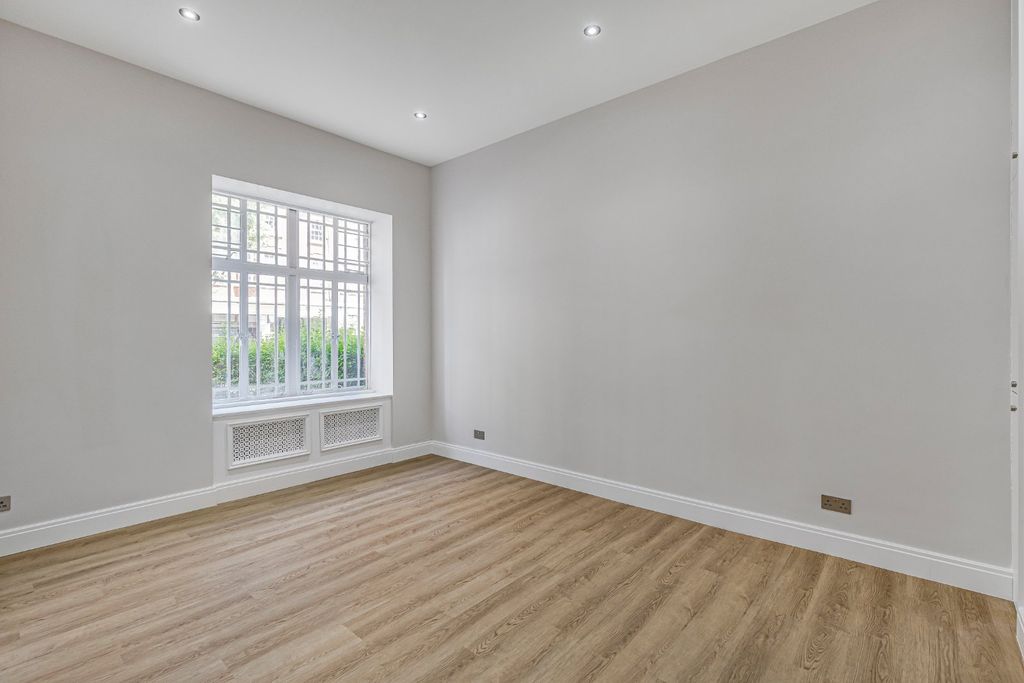 Property photo 1 of 12 Picture No. 24