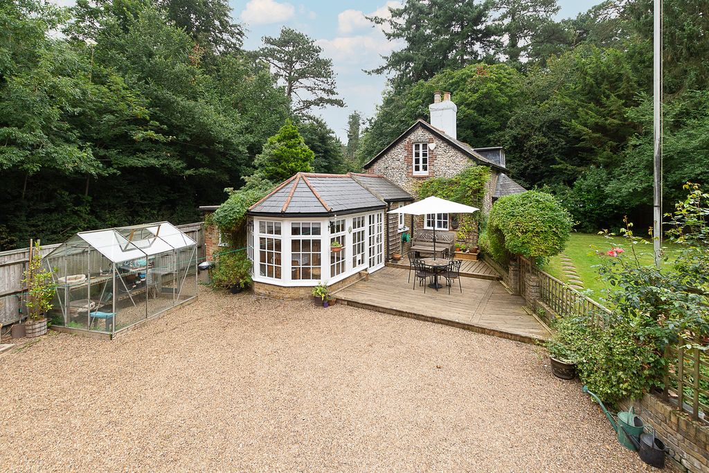 Property photo 1 of 29