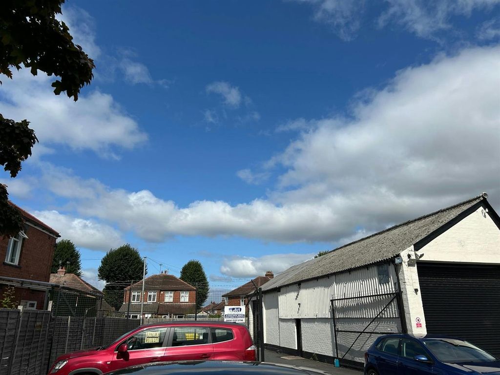 Property photo 3 of 8 2.Jpg