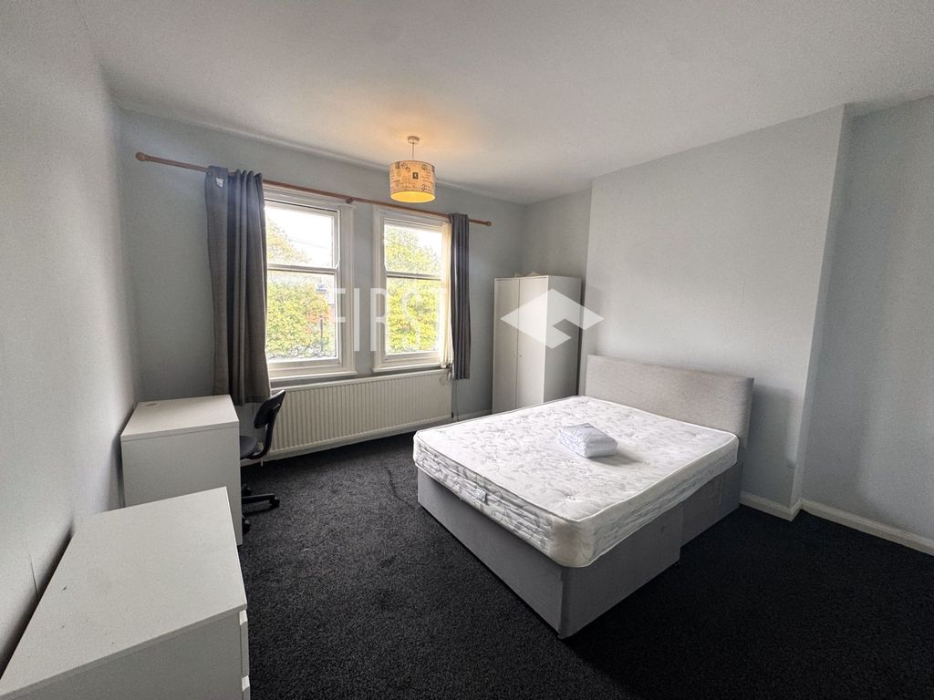 Property photo 2 of 13 Photo 10