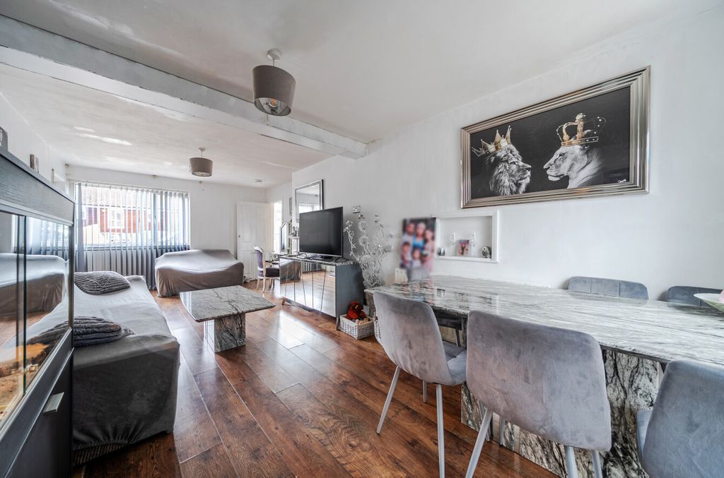 Property photo 2 of 34 1471814-14-6A2Af7...