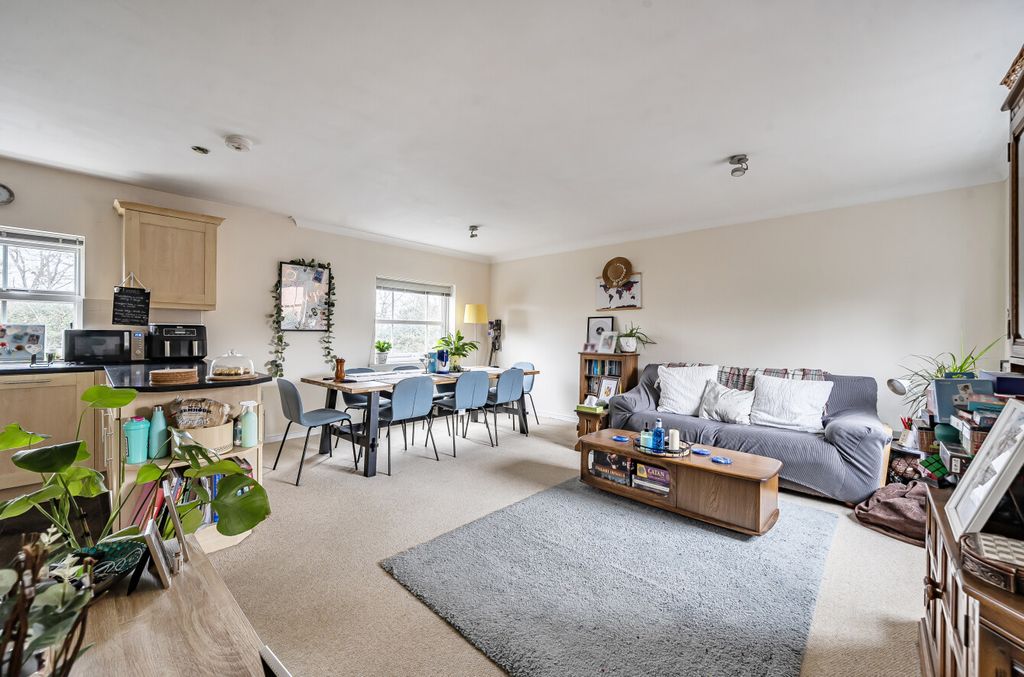 Property photo 2 of 16 1396515-1-695Fdd5...