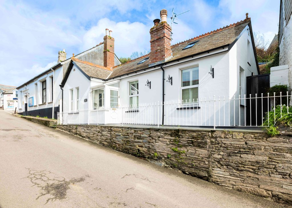 Property photo 1 of 19 Tidekeepers Cottage