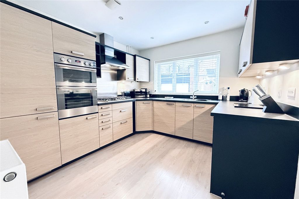 Property photo 2 of 14 Picture 2