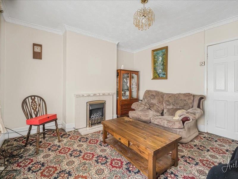 Property photo 3 of 17 Living Room