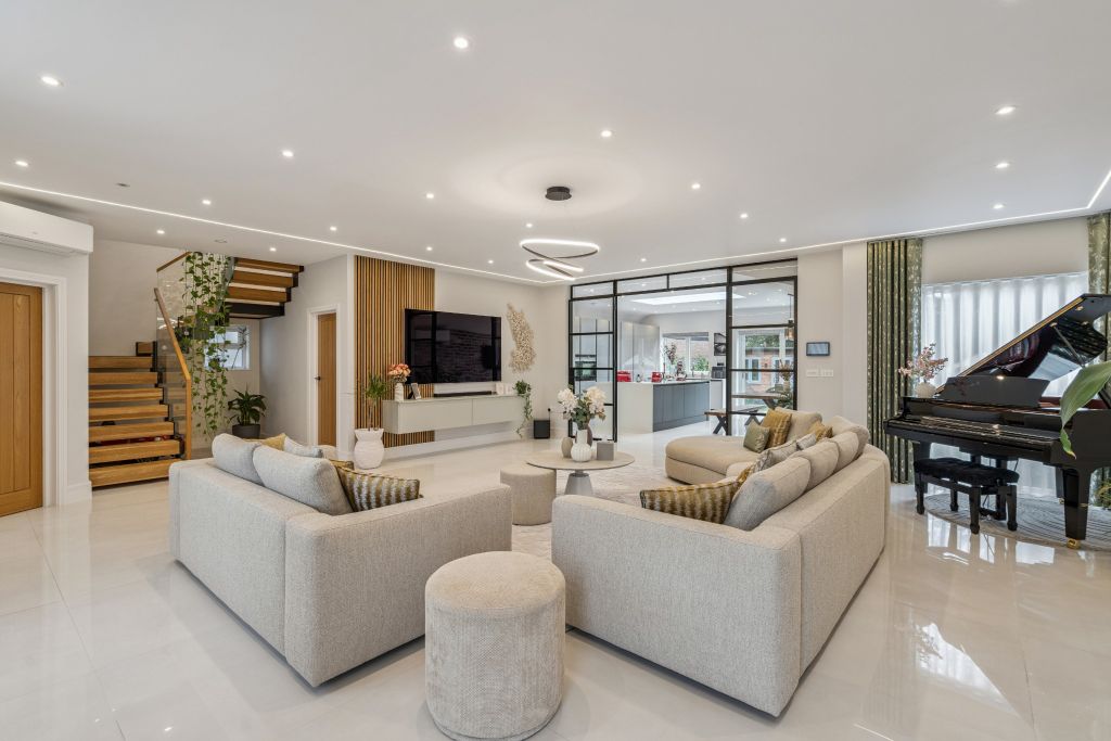 Property photo 2 of 22