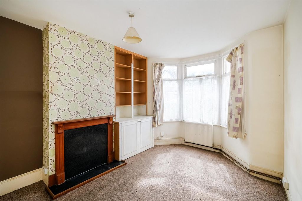 Property photo 3 of 19