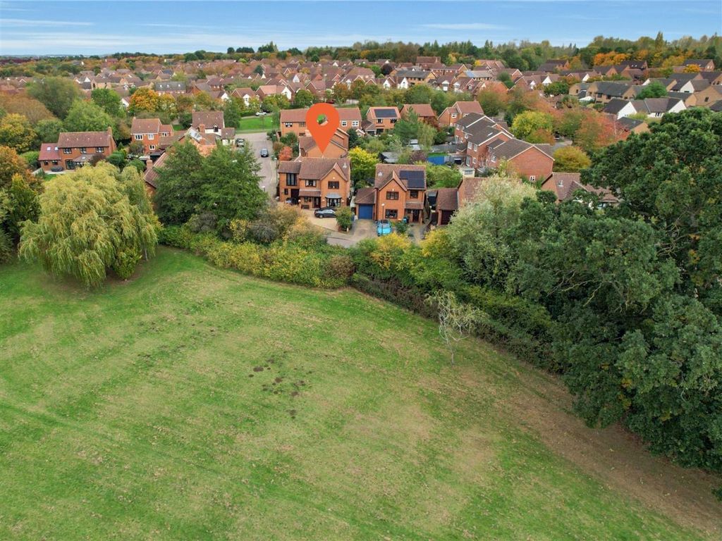 Property photo 1 of 39 Extended Studyfamily Room (2560 x 1920 Px).Jpg.Jpg