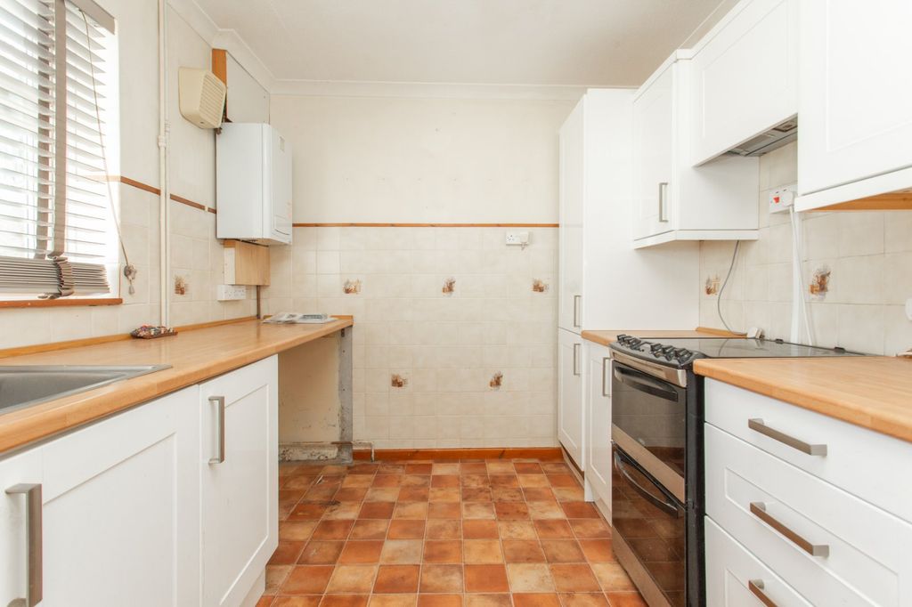 Property photo 3 of 12 Picture 3