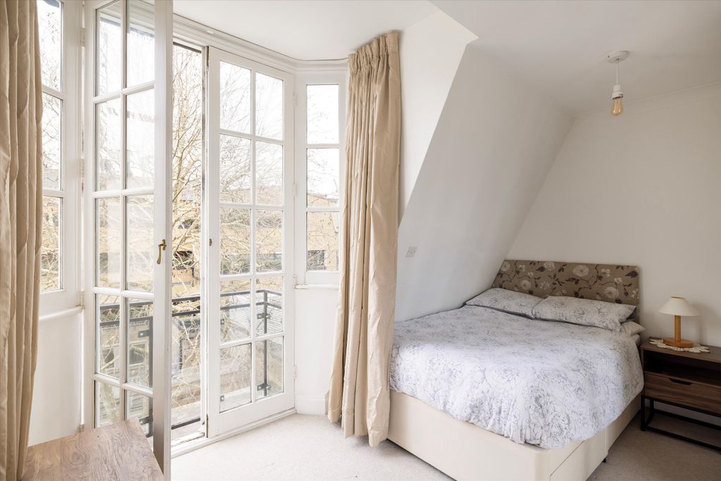 Property photo 2 of 12 Image