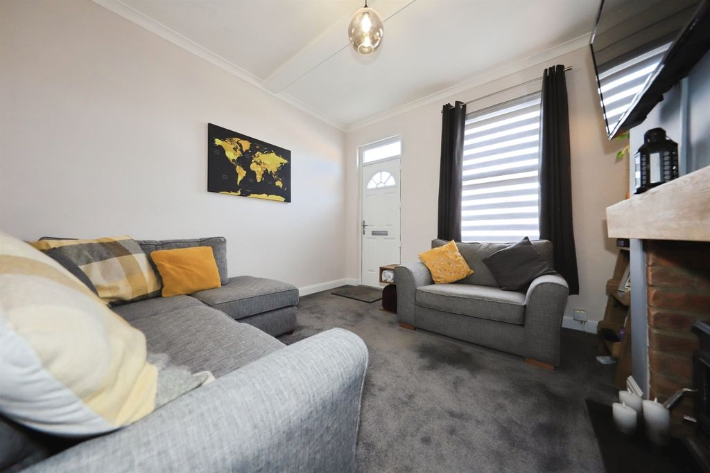 Property photo 3 of 17