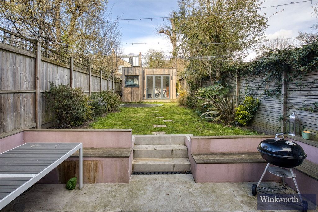 Property photo 3 of 31 Picture No. 07