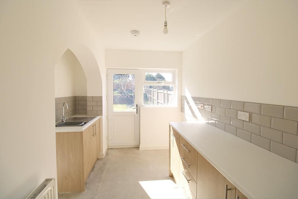 Property photo 2 of 18 Kitchen 2.Jpg