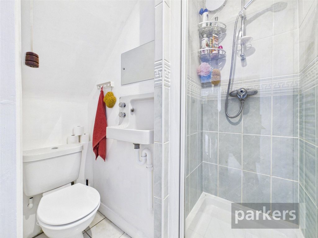 Property photo 3 of 35 Shower Room