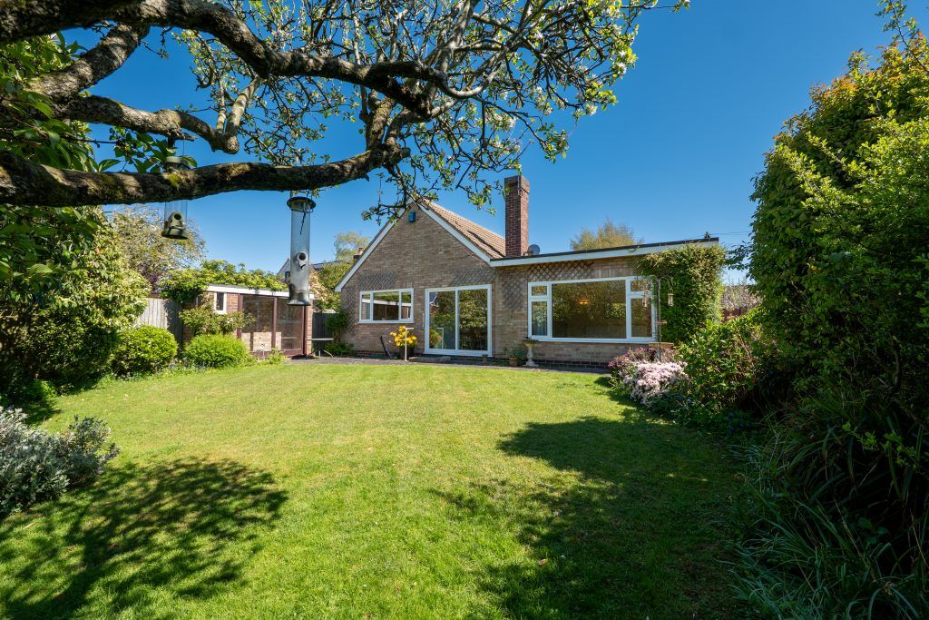 Property photo 2 of 28
