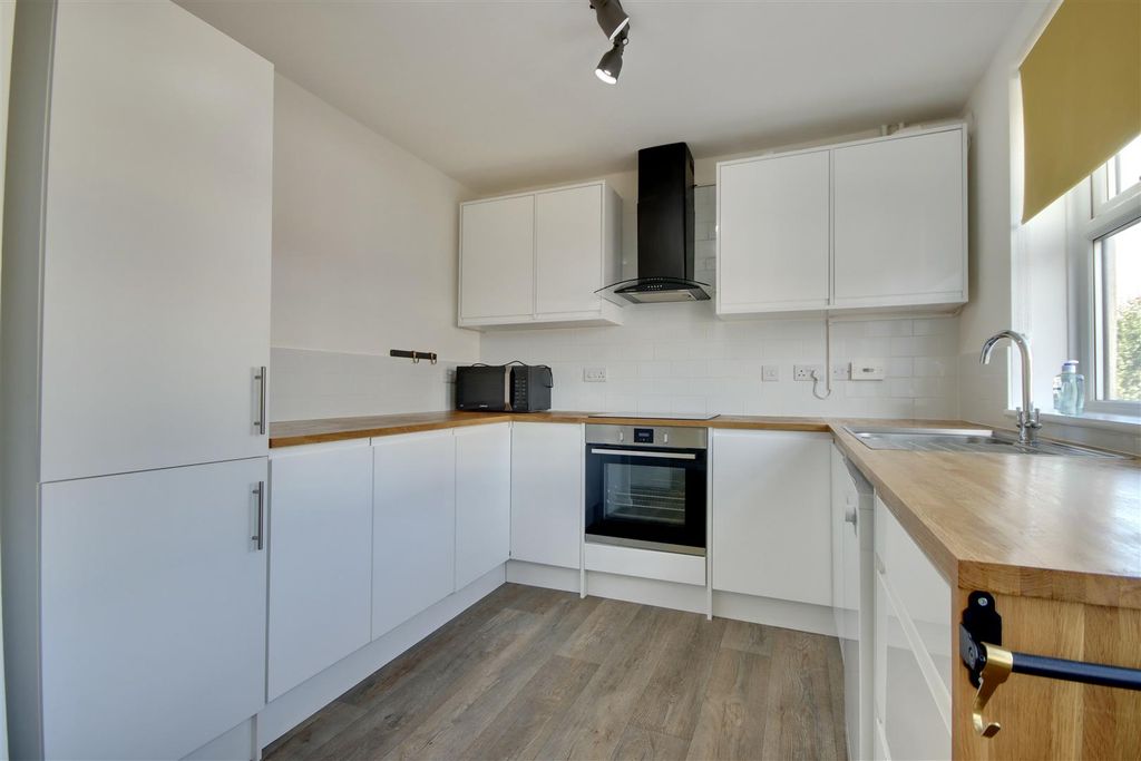 Property photo 2 of 20 47550D63-09Ec-4921-A71C-7Ab4458404B6_1_201_A.Jpeg