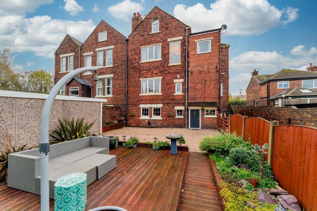 Property photo 1 of 15 Rear Garden