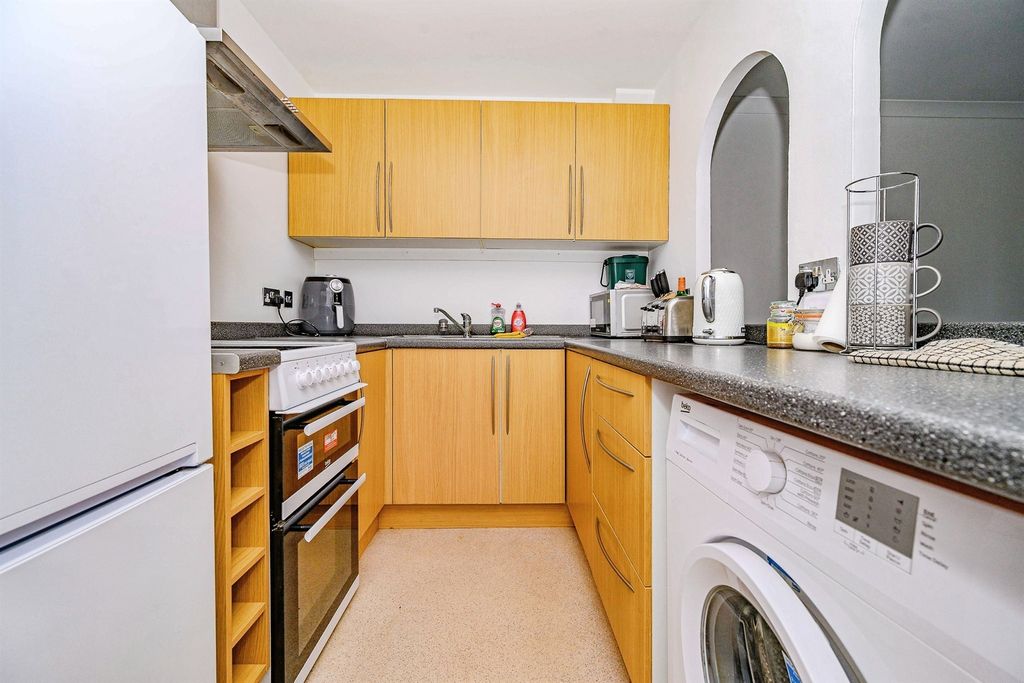 Property photo 3 of 13