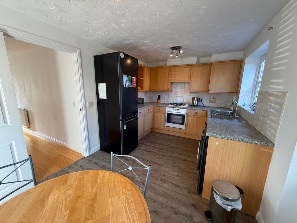 Property photo 3 of 25