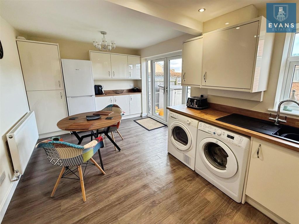 Property photo 2 of 14 Kitchen/Diner