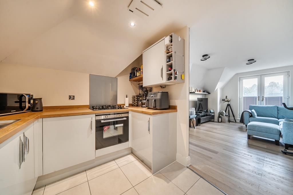 Property photo 2 of 21 Kitchen