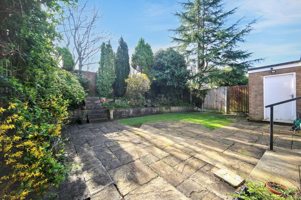 Property photo 2 of 23