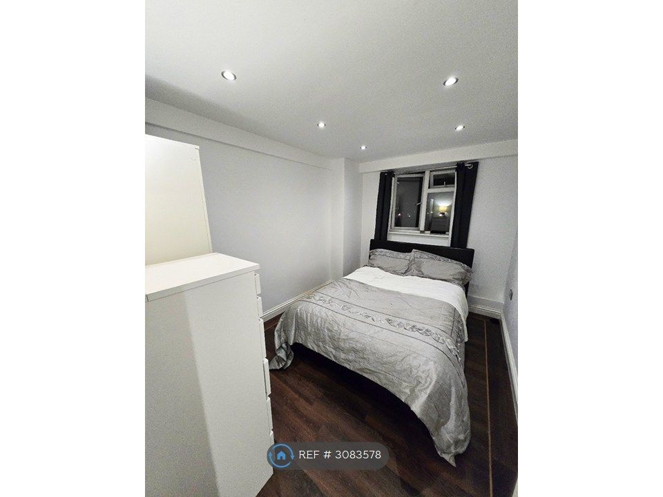 Property photo 3 of 8 Bedroom