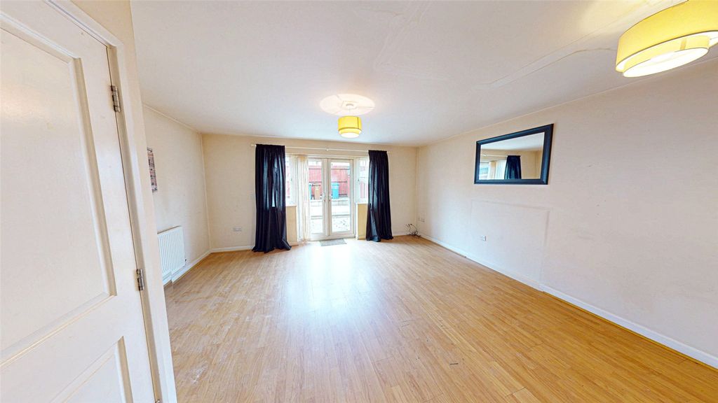 Property photo 3 of 12 Picture No. 05