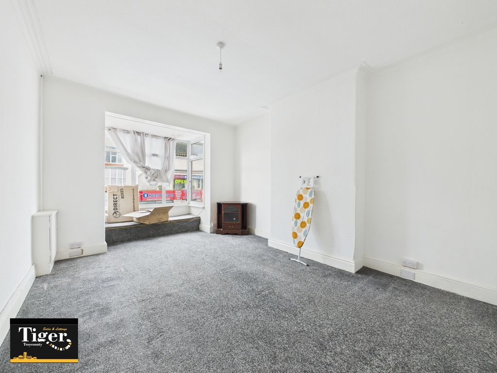 Property photo 2 of 8 Cam03440G0-Pr0509-Still006