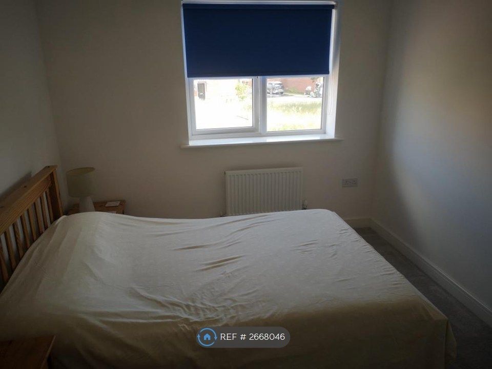 Property photo 3 of 10 Room To Front