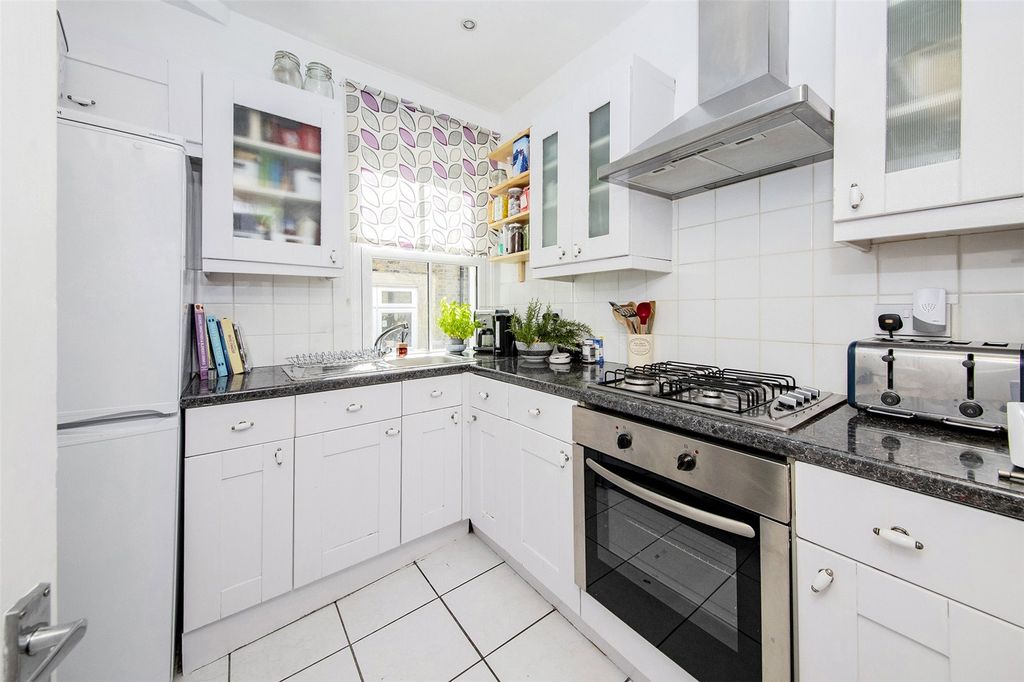 Property photo 3 of 6 Picture No. 18