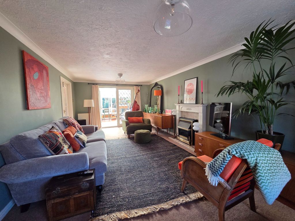 Property photo 3 of 34