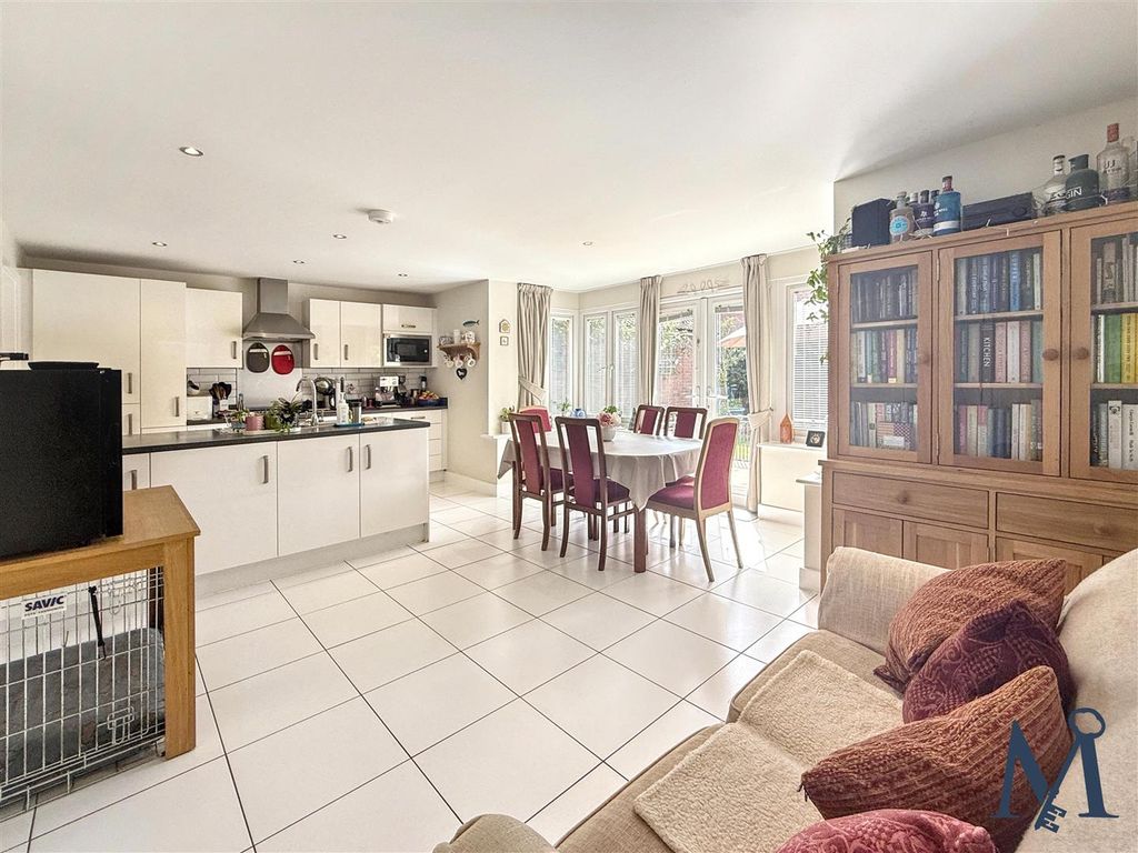 Property photo 2 of 32 Living Kitchen Diner