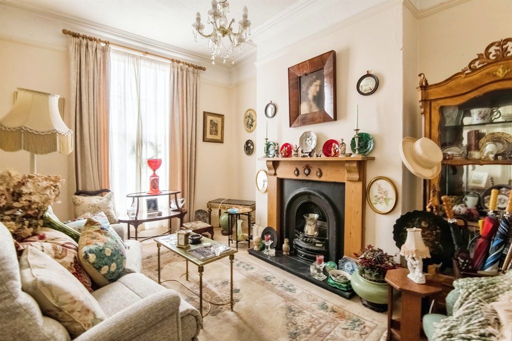 Property photo 2 of 14