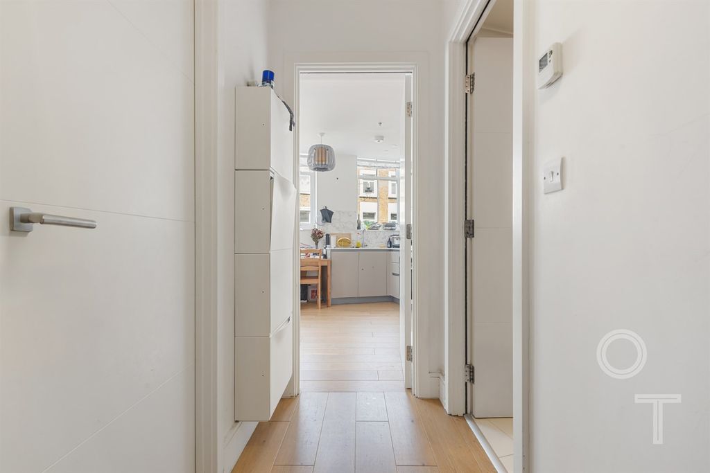 Property photo 3 of 6 Hallway